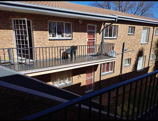 1,120M² APARTMENT BLOCK FOR SALE IN SELECTION PARK